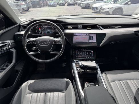 Used 2024 Audi Q8 e-tron Premium Plus w/ Premium Plus Package AWD/4WD image 40
