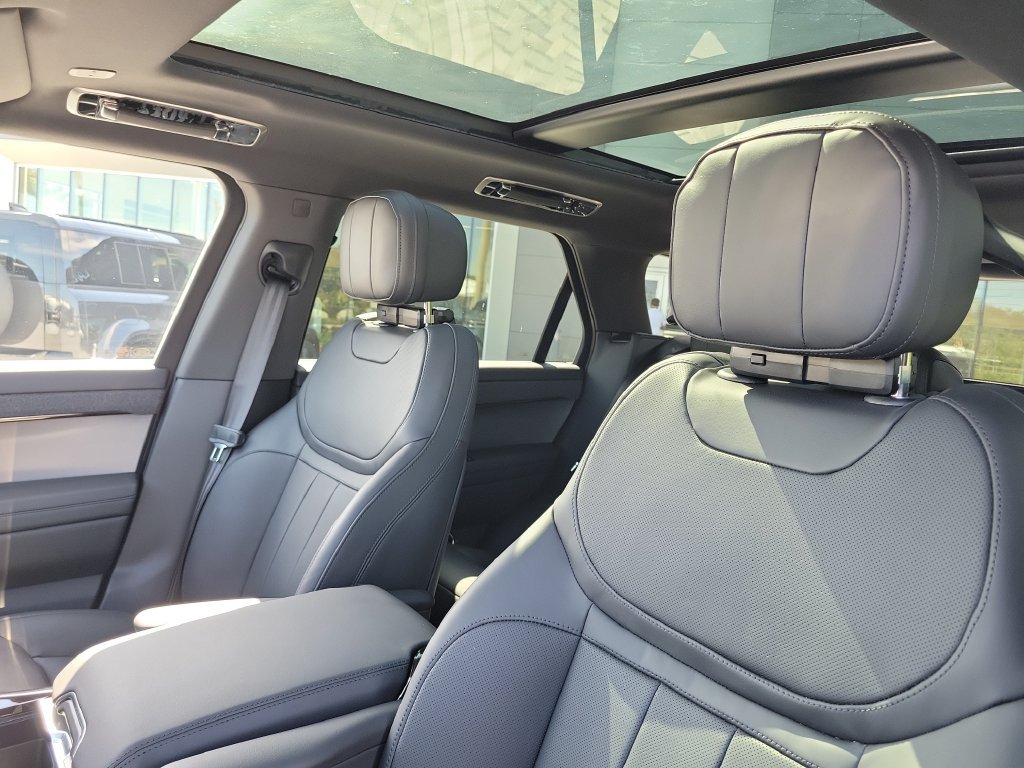 New 2027 Land Rover Range Rover Sport Dynamic SE AWD/4WD image 26