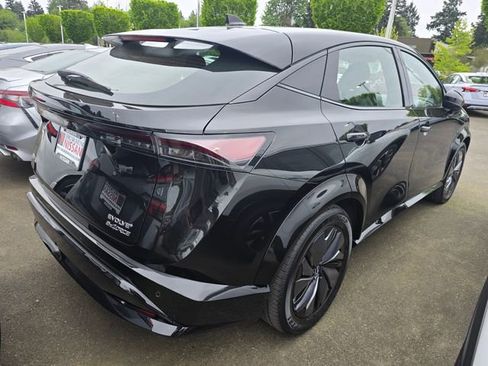 Used 2023 Nissan Ariya AWD image 3