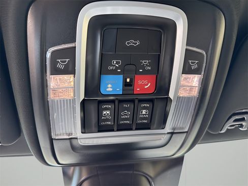 Used 2025 RAM 3500 Laramie image 30