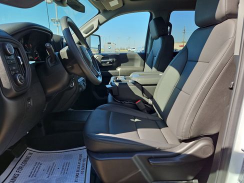 Used 2026 Chevrolet Silverado 3500 W/T image 7