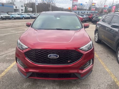 Used 2019 Ford Edge ST image 3