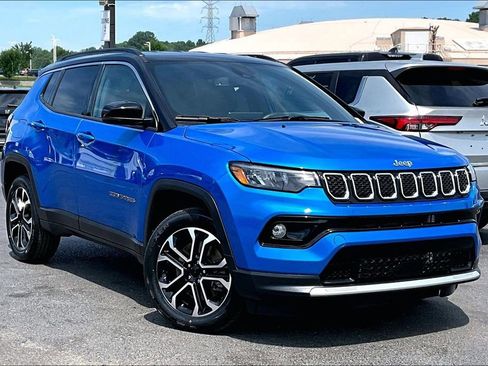 Used 2023 Jeep Compass Limited AWD/4WD image 36
