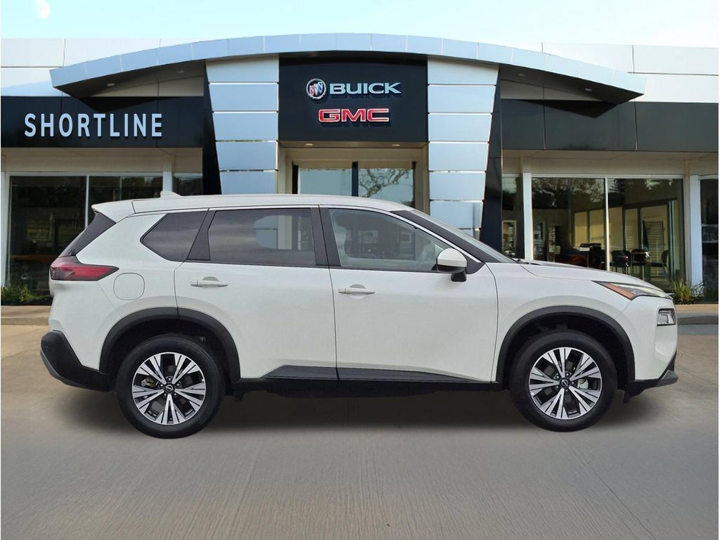 Used 2023 Nissan Rogue SV AWD/4WD image 2