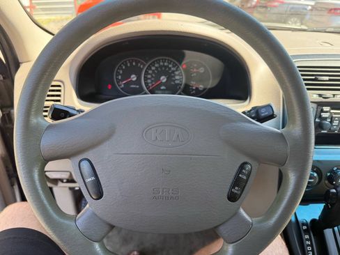 Used 2005 Kia Sedona FWD image 14
