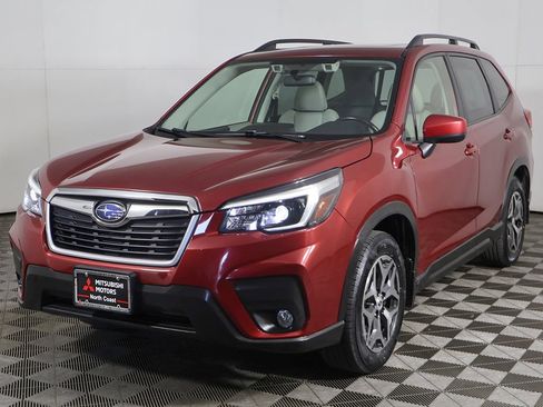 Used 2021 Subaru Forester Premium AWD/4WD image 9