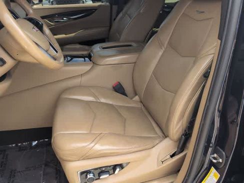Used 2019 Cadillac Escalade ESV Platinum AWD/4WD image 15