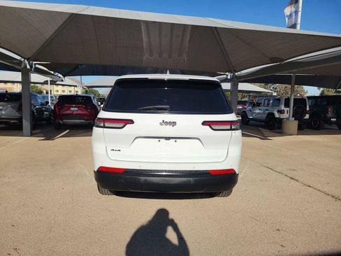 Used 2024 Jeep Grand Cherokee L Laredo AWD/4WD image 7