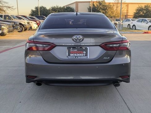 Used 2021 Toyota Camry XLE image 7