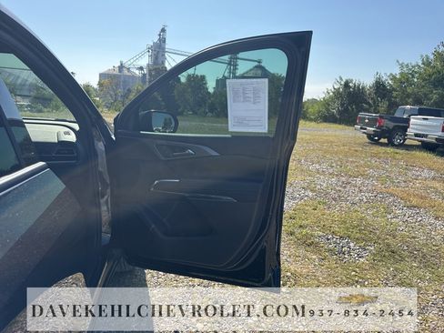 Certified 2025 Chevrolet Traverse LT w/ Midnight/Sport Edition image 28