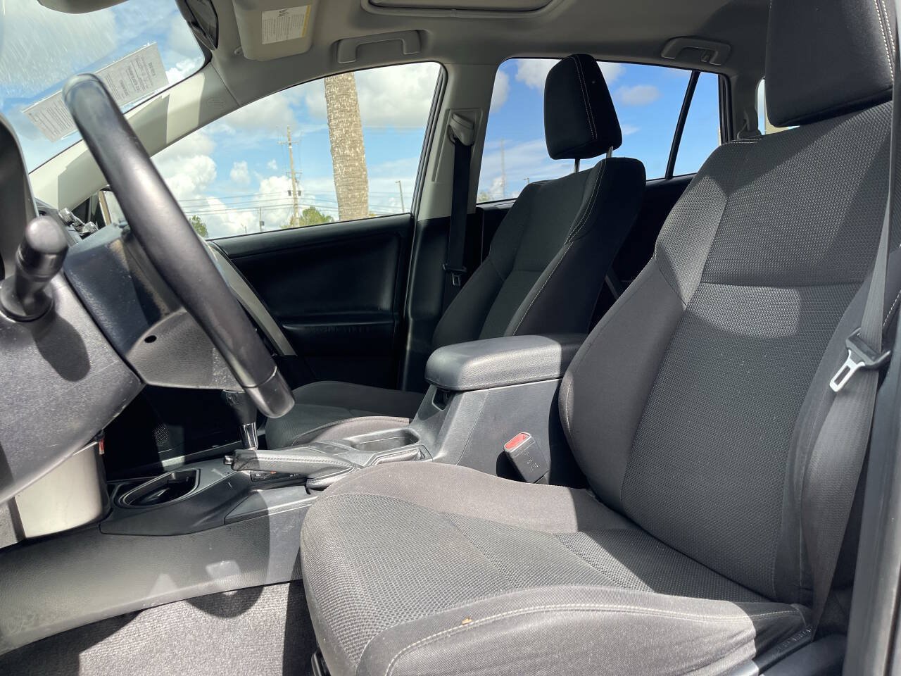 Used 2017 Toyota RAV4 XLE FWD image 10