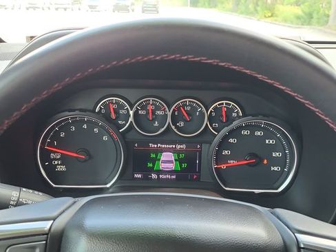 Used 2021 Chevrolet Suburban RST RWD image 19
