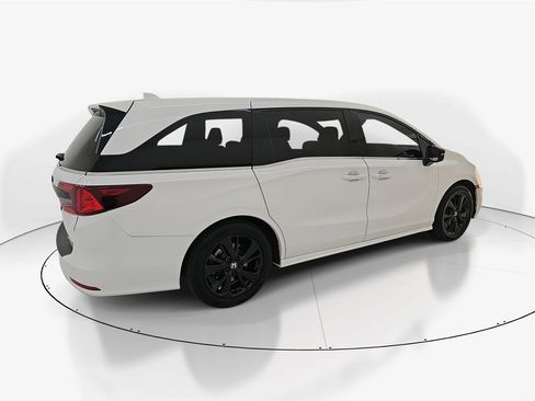 Used 2023 Honda Odyssey Sport image 5