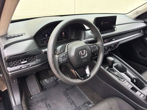 Used 2023 Honda Accord EX image 13