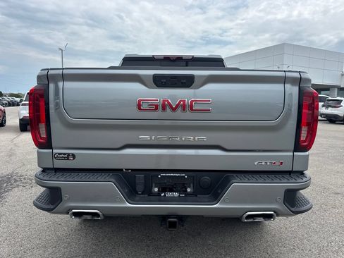 Used 2023 GMC Sierra 1500 AT4 w/ AT4 Premium Package AWD/4WD image 5
