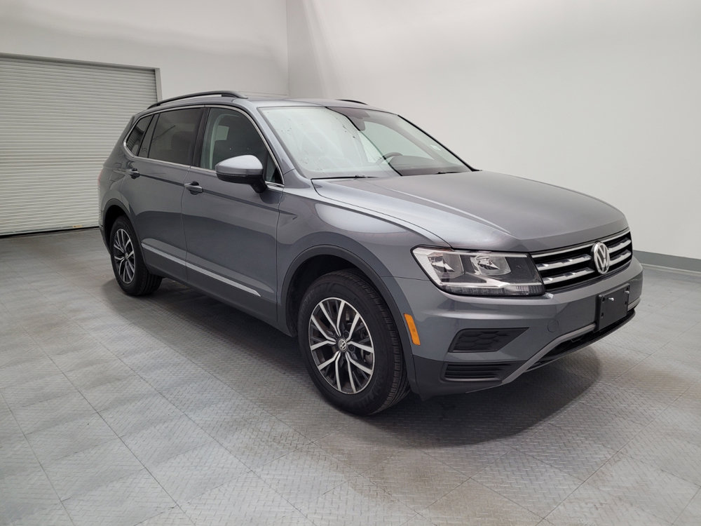 Used 2020 Volkswagen Tiguan SE w/ Panoramic Sunroof Package FWD image 13