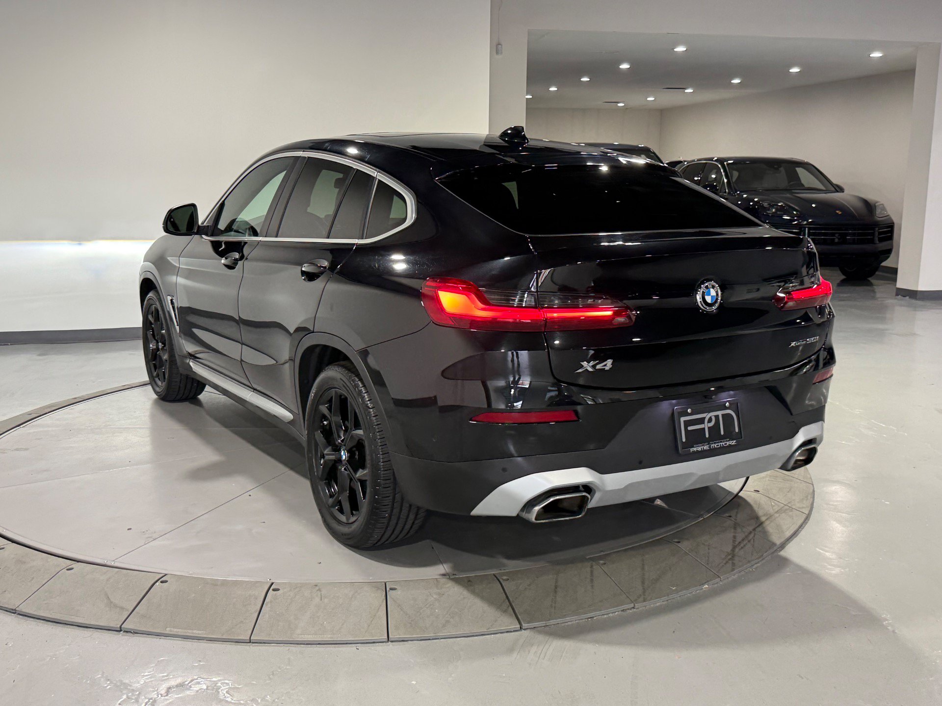 Used 2024 BMW X4 xDrive30i AWD/4WD image 15
