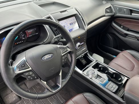 Certified 2020 Ford Edge Titanium w/ Equipment Group 301A image 7