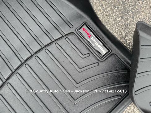 Used 2018 Dodge Challenger SXT Plus RWD image 11