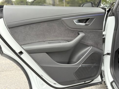 Used 2025 Audi SQ8 Prestige image 27