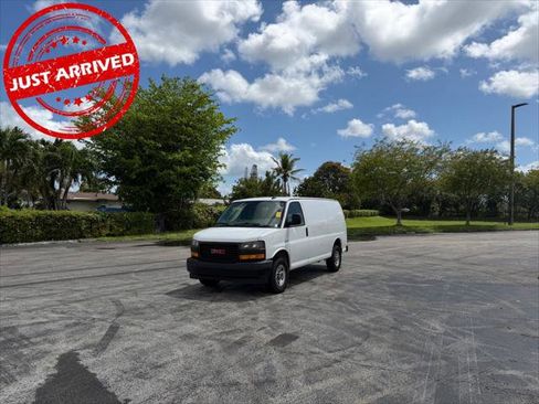 Used 2021 GMC Savana 2500 image 1