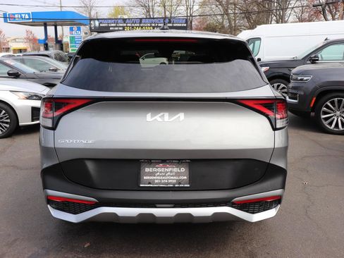Used 2024 Kia Sportage LX image 4