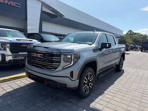 Used 2023 GMC Sierra 1500 AT4 w/ AT4 Preferred Package AWD/4WD image 3