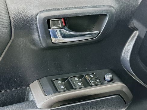 Used 2019 Toyota Tacoma TRD Sport image 15