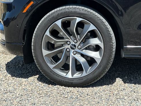 Used 2022 Lincoln Aviator Grand Touring w/ Class IV Trailer Tow Package AWD/4WD image 12