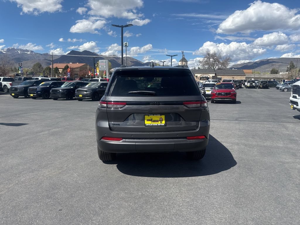 New 2026 Jeep Grand Cherokee Altitude AWD/4WD image 6