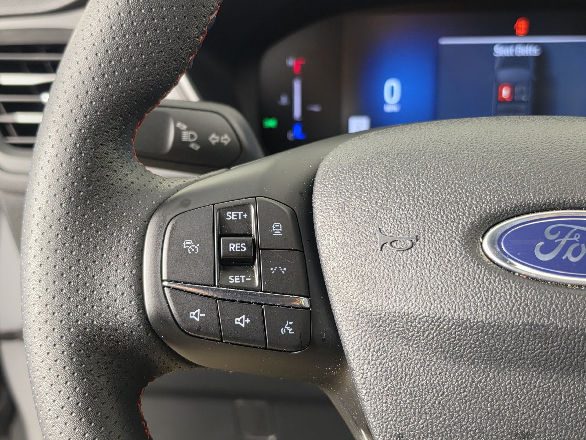 Used 2025 Ford Escape ST-Line w/ Equipment Group 301A FWD image 8