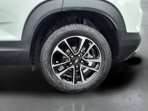 Used 2025 Chevrolet TrailBlazer LT FWD image 8