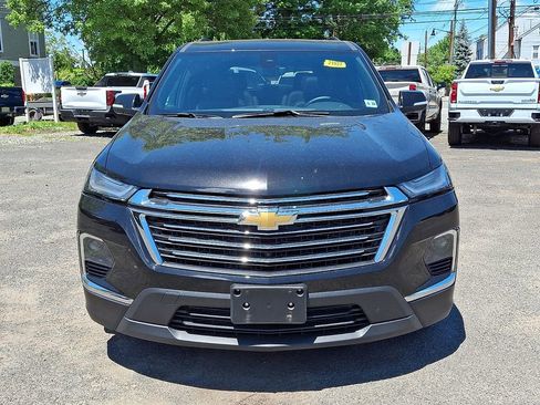 Used 2023 Chevrolet Traverse LT w/ LT Premium Package AWD/4WD image 2