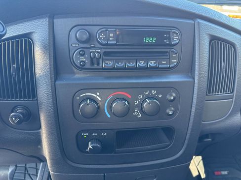 Used 2004 Dodge Ram 1500 Truck SLT image 6