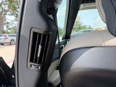 Certified 2026 Volvo XC60 B5 Plus AWD/4WD image 17