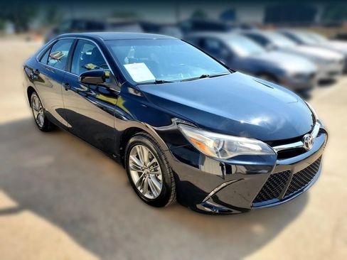 Used 2016 Toyota Camry SE FWD image 13