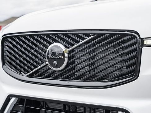 New 2026 Volvo XC60 B5 Plus w/ Protection Package Premier image 12