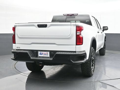 Used 2024 Chevrolet Silverado 1500 ZR2 w/ Technology Package AWD/4WD image 7