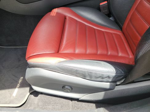 Used 2020 Mercedes-Benz GLC 300 4MATIC Coupe image 30