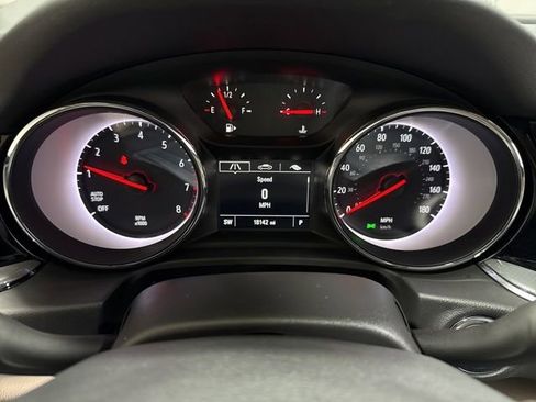 Used 2020 Buick Regal Preferred image 16