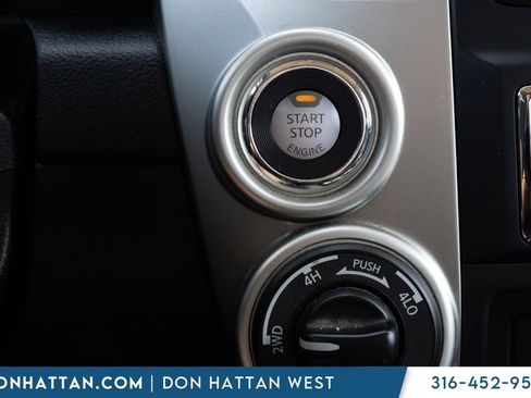 Used 2021 Nissan Titan SV w/ SV Convenience Package AWD/4WD image 9