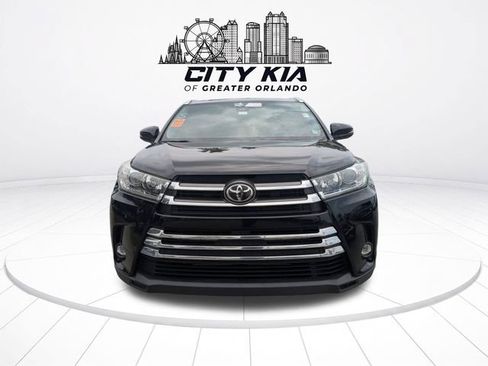Used 2019 Toyota Highlander Limited AWD/4WD image 3