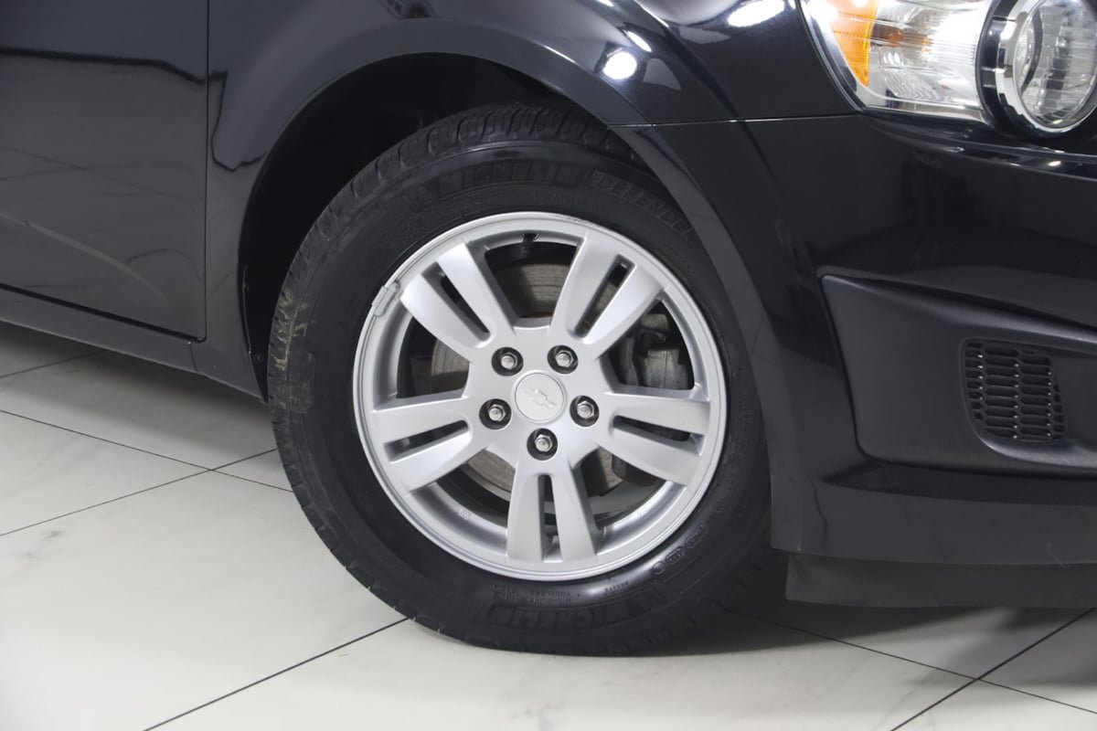 Used 2016 Chevrolet Sonic LT FWD image 13