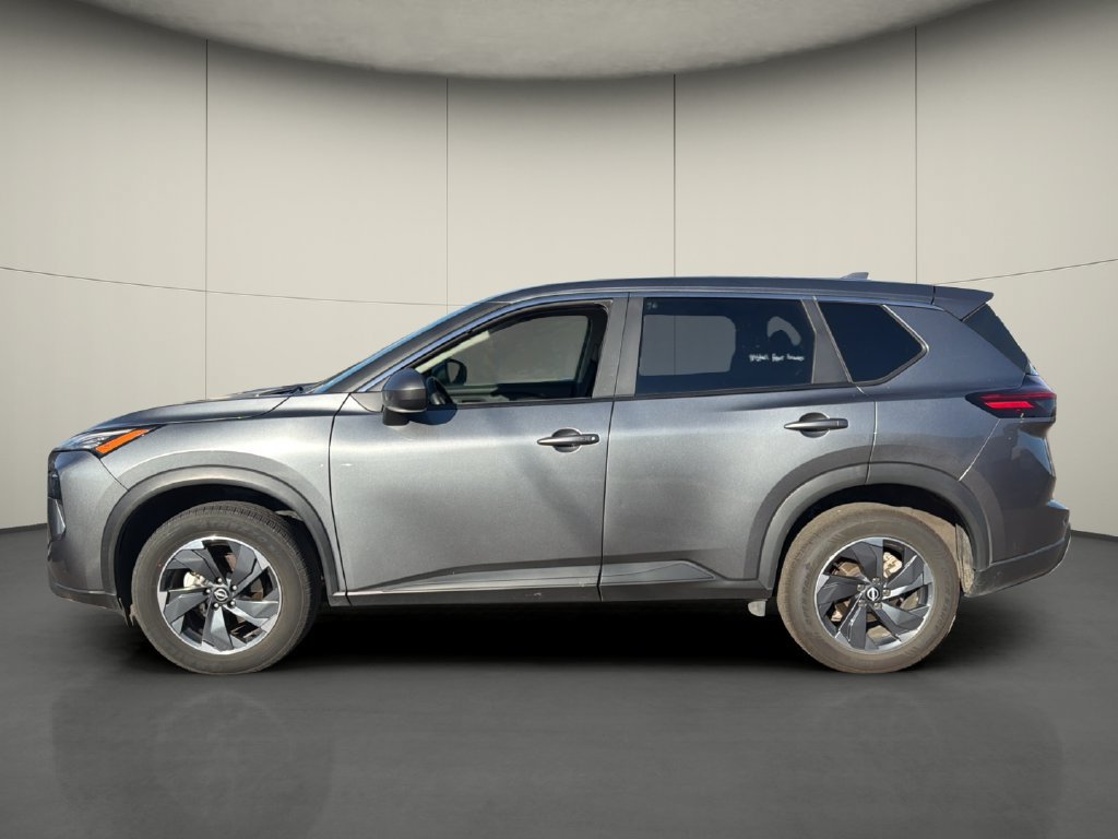 Used 2024 Nissan Rogue SV FWD image 4