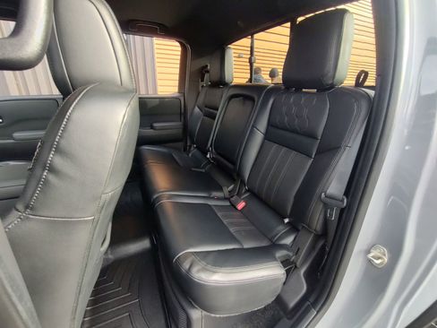 Used 2022 Nissan Frontier PRO-4X image 25