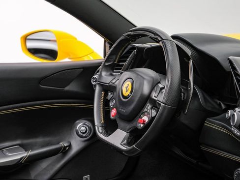 Used 2017 Ferrari 488 Spider image 18