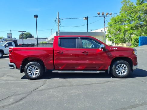 Used 2023 Chevrolet Silverado 1500 LT w/ Z71 Off-Road Package AWD/4WD image 2
