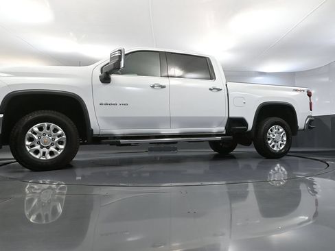 Used 2024 Chevrolet Silverado 2500 LTZ AWD/4WD image 57