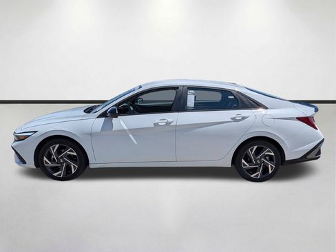 Used 2025 Hyundai Elantra SEL FWD image 7