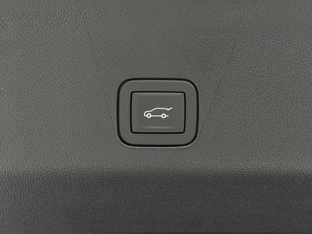 New 2026 Chevrolet Tahoe High Country AWD/4WD image 19